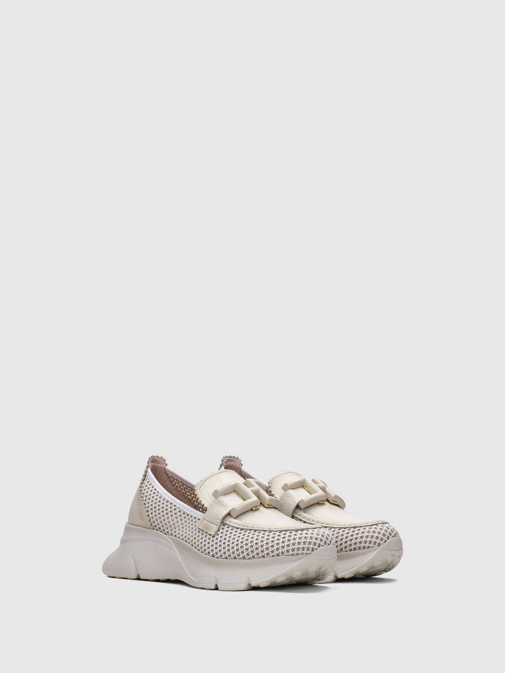 Sapatos com Apliques em Branco Cru