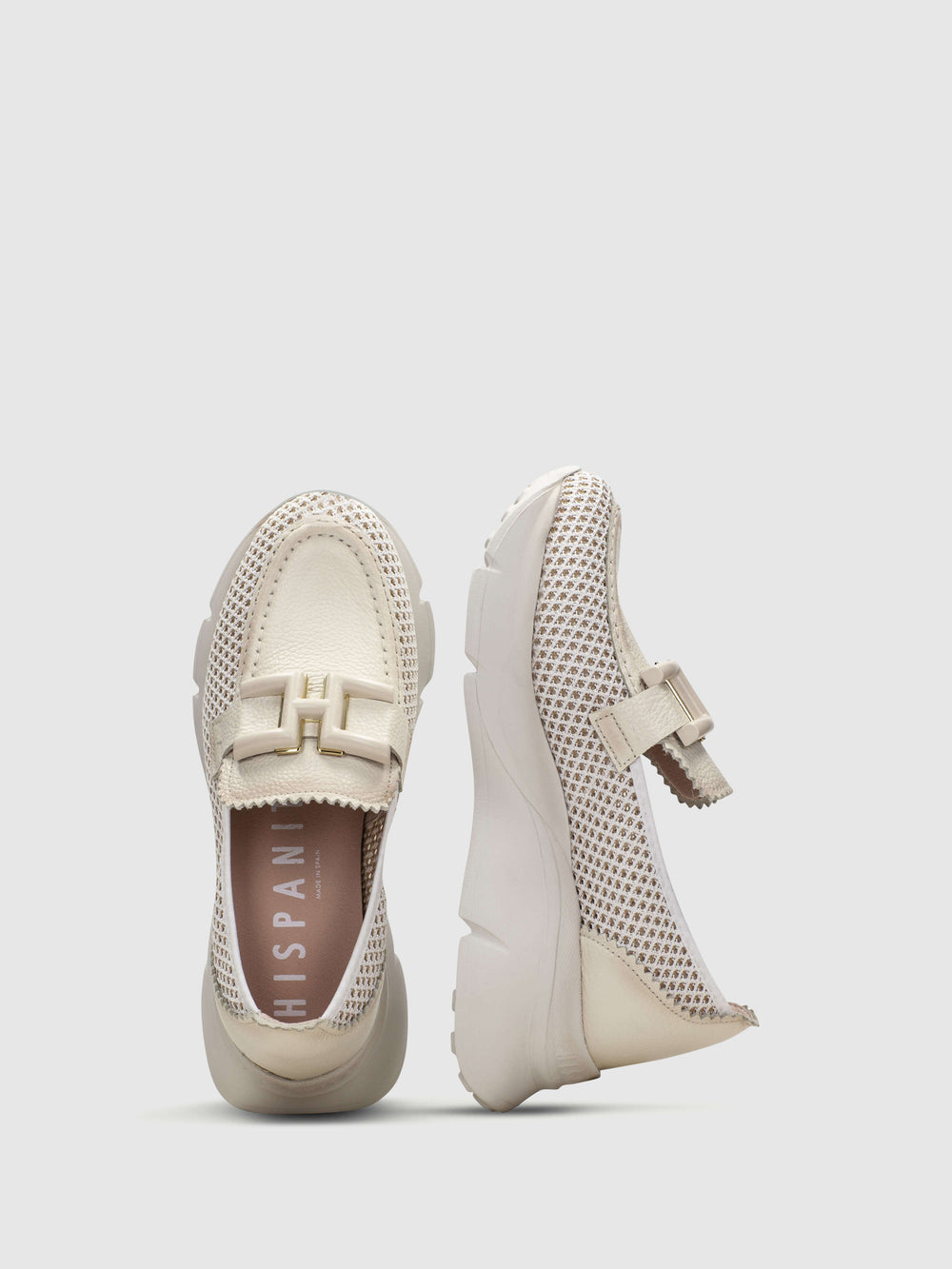 Sapatos com Apliques em Branco Cru