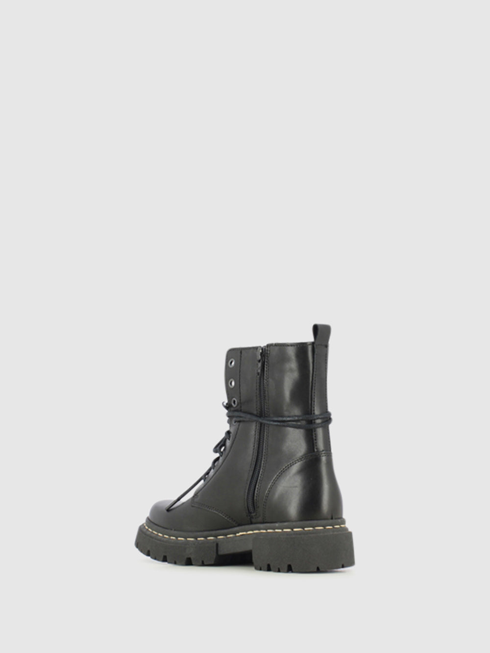 Botins com Fecho em Pele Preta