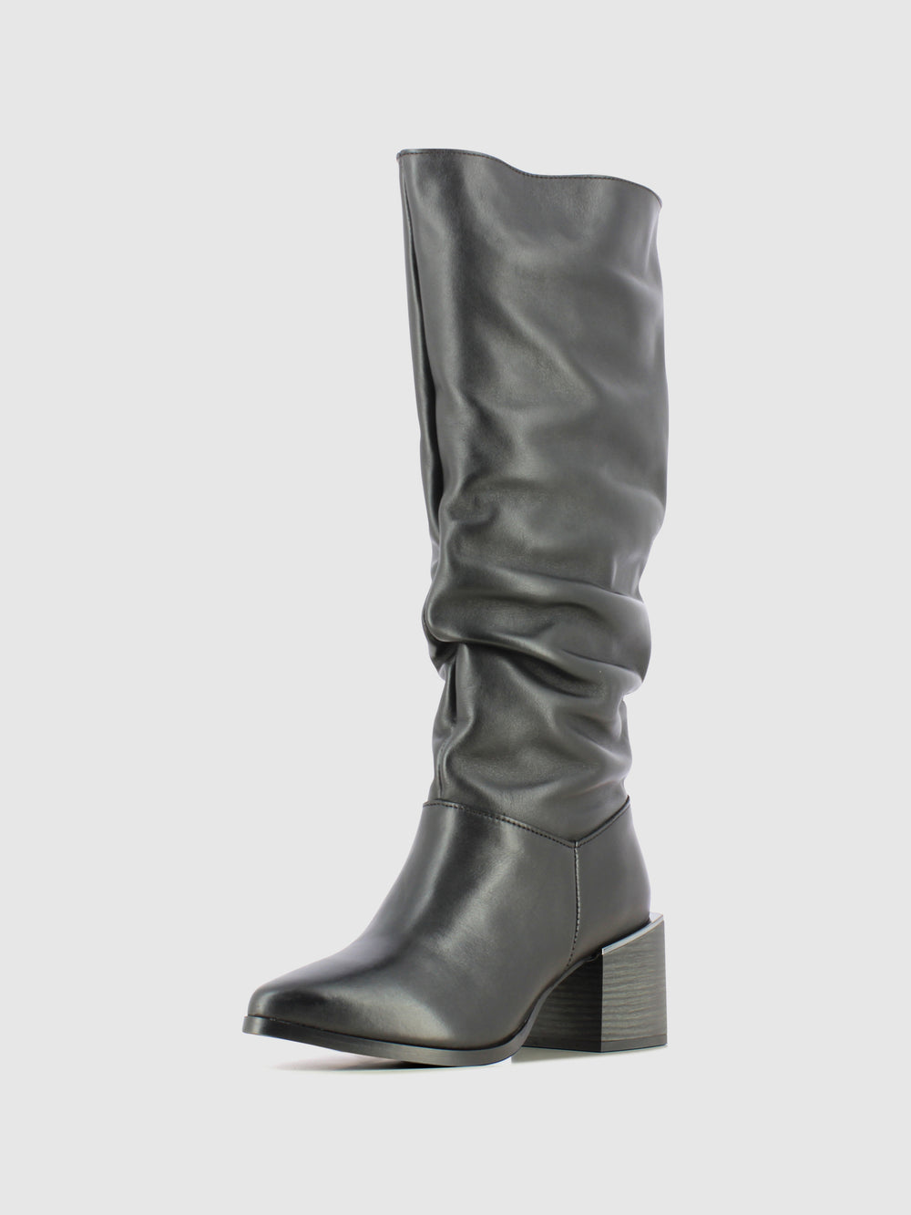 Botas com Ponta Redonda em Preto