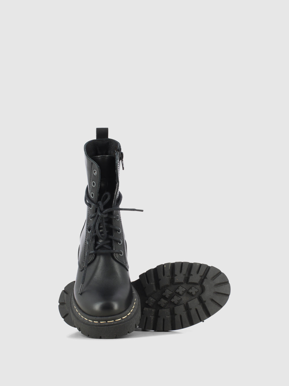 Botas com Atacadores em Preto