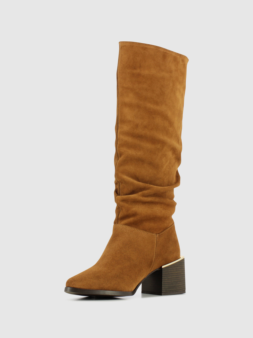 Botas com Ponta Redonda em Camurça Camel