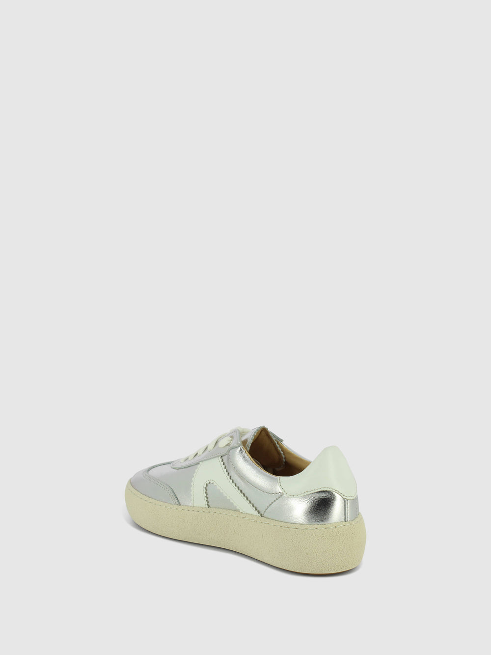 Ténis com Atacadores em Prateado