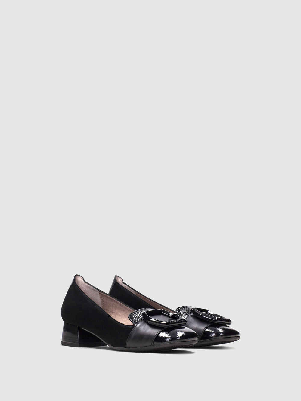 Sapatos com Apliques em Preto