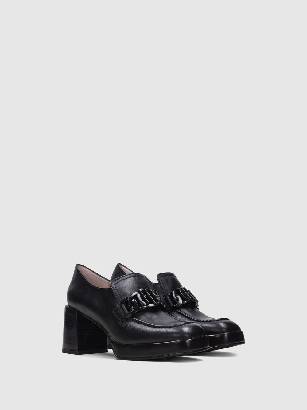 Sapatos com Apliques em Preto