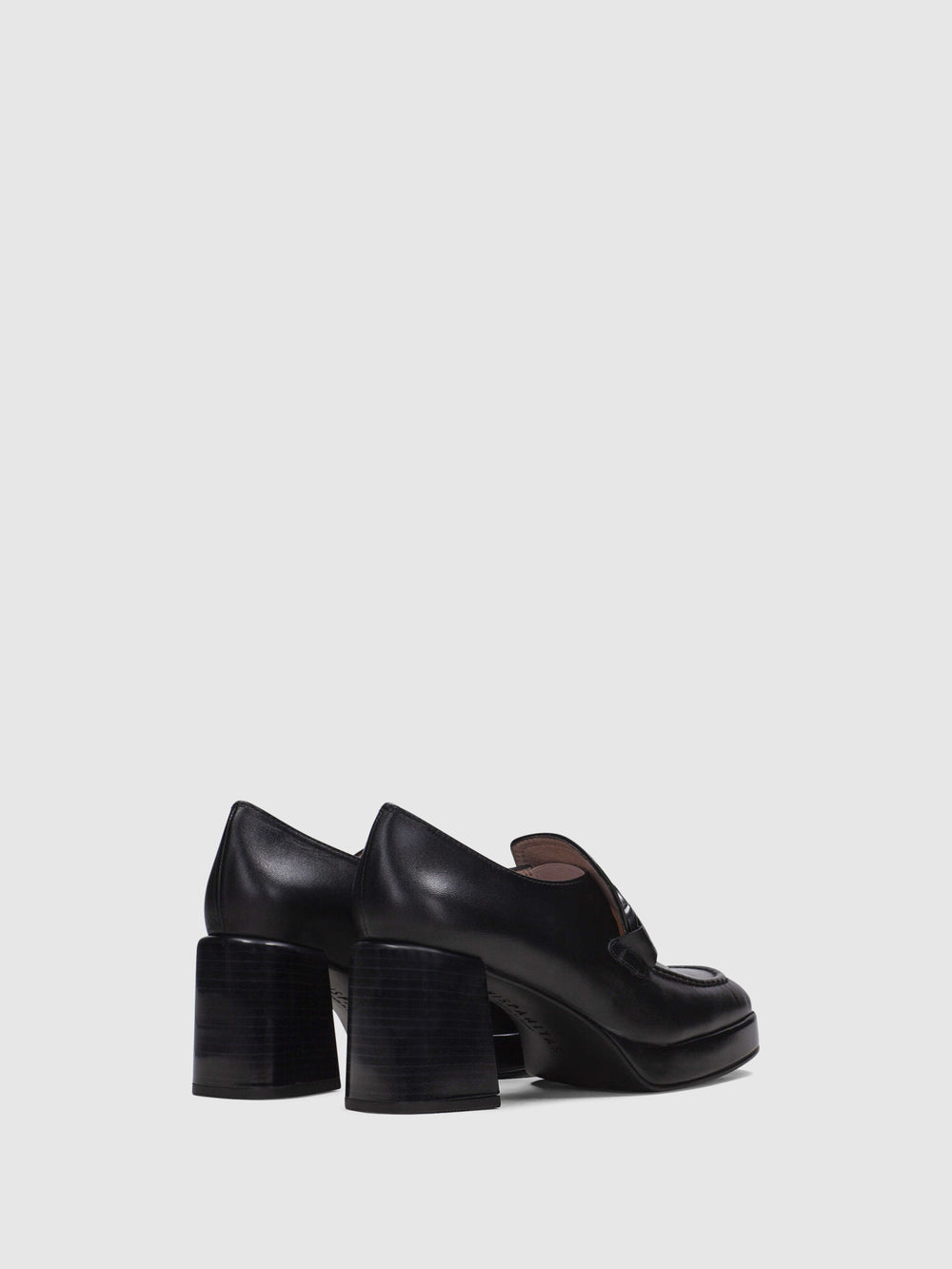 Sapatos com Apliques em Preto
