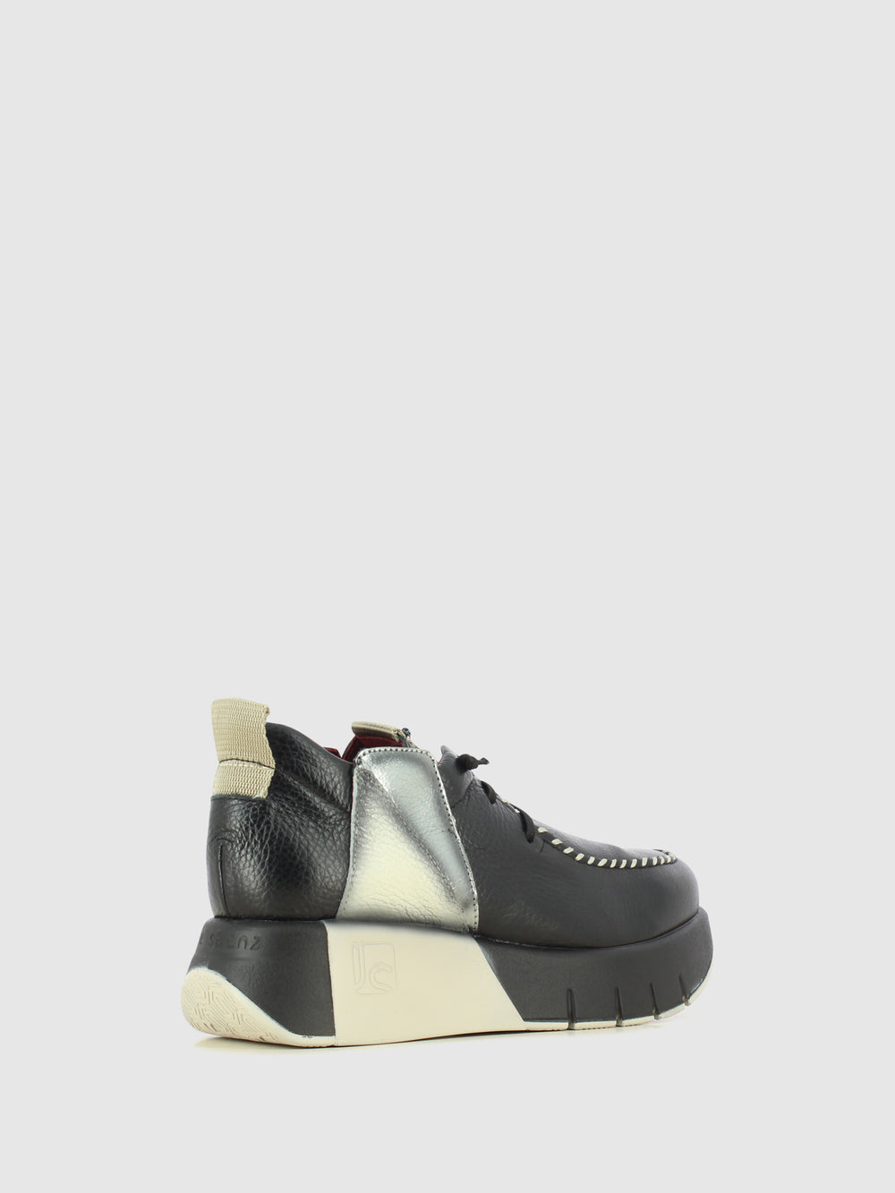 Sapatos com Atacadores em Preto