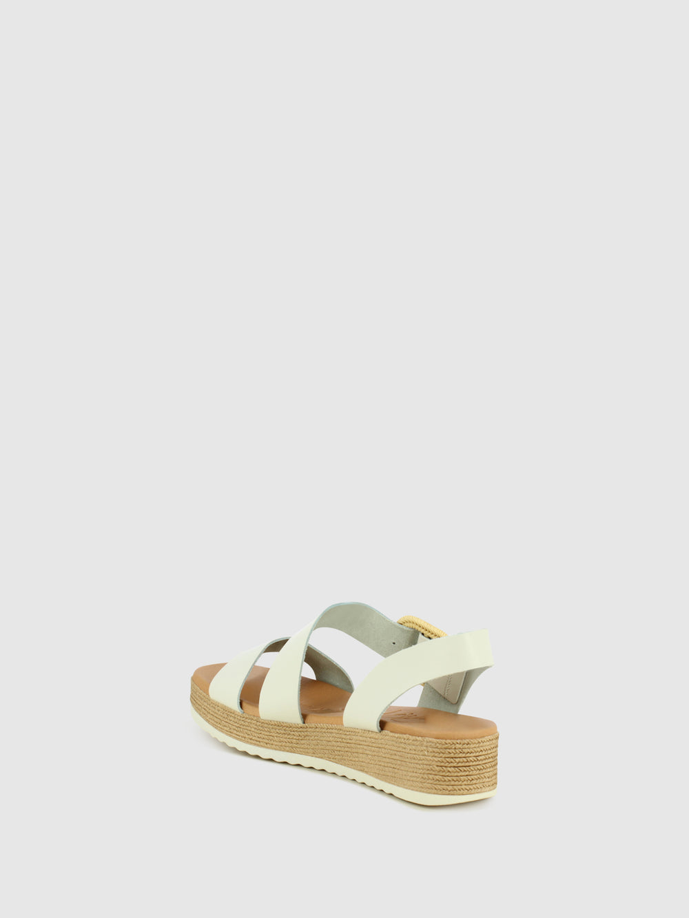 Sandálias com Fivela em Branco Cru