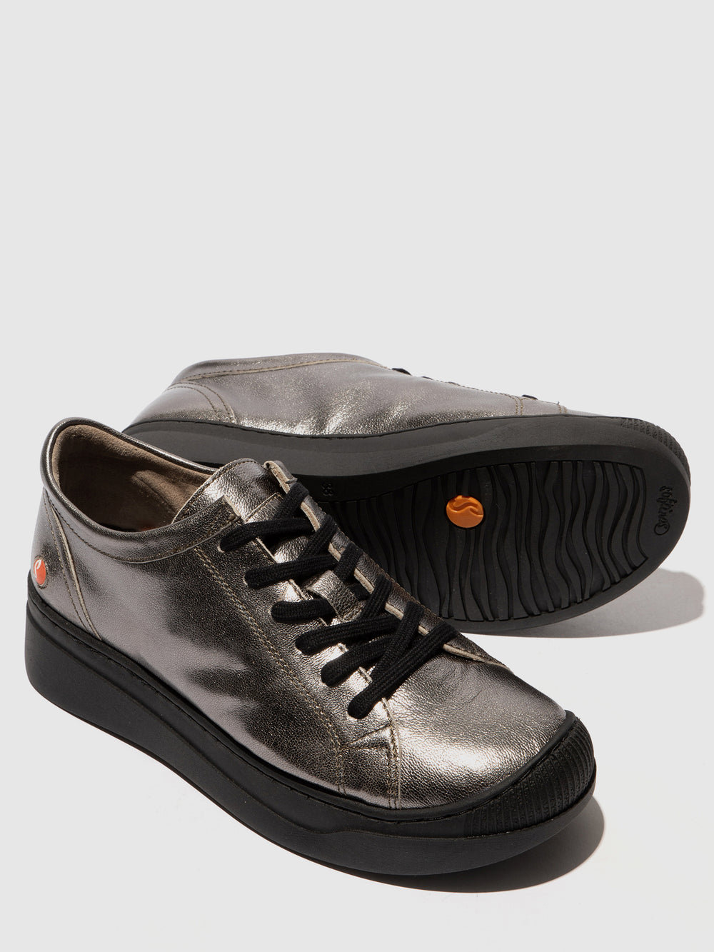 Ténis com Atacadores em Prateado