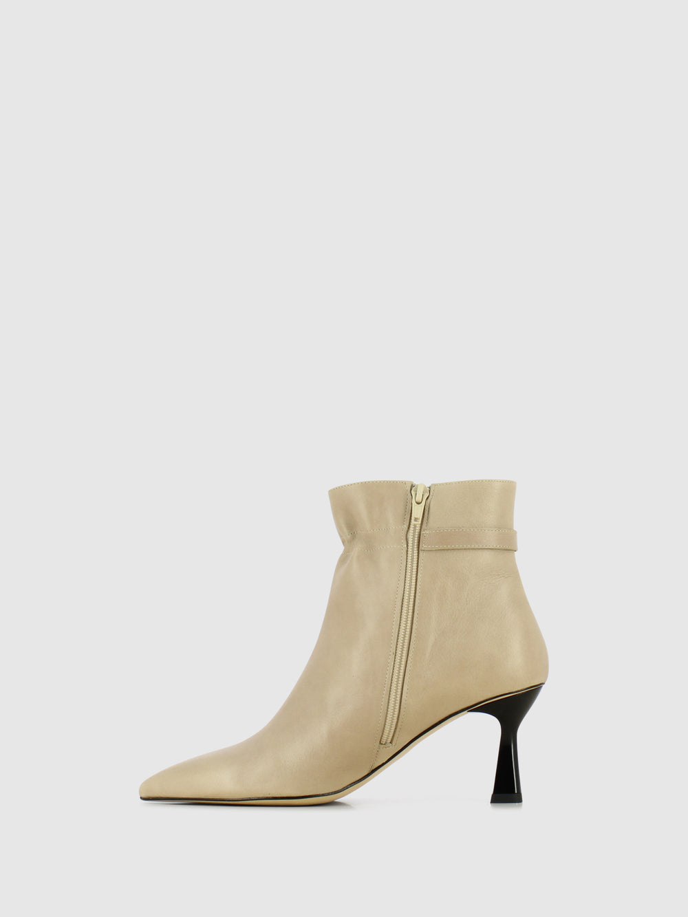 Botins com Fecho em Bege