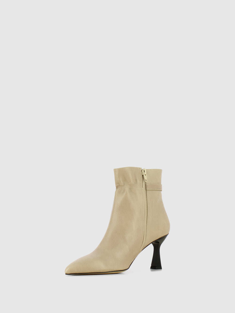 Botins com Fecho em Bege