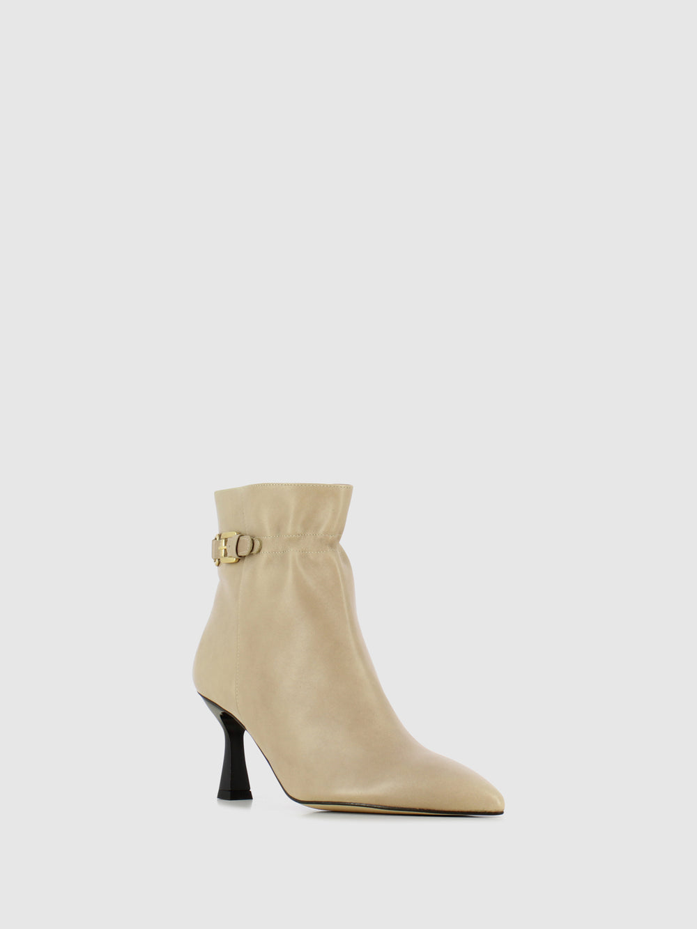 Botins com Fecho em Bege
