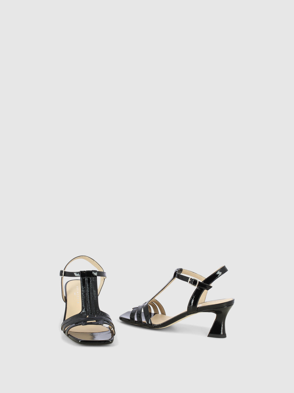 Sandálias com Fivela em Preto