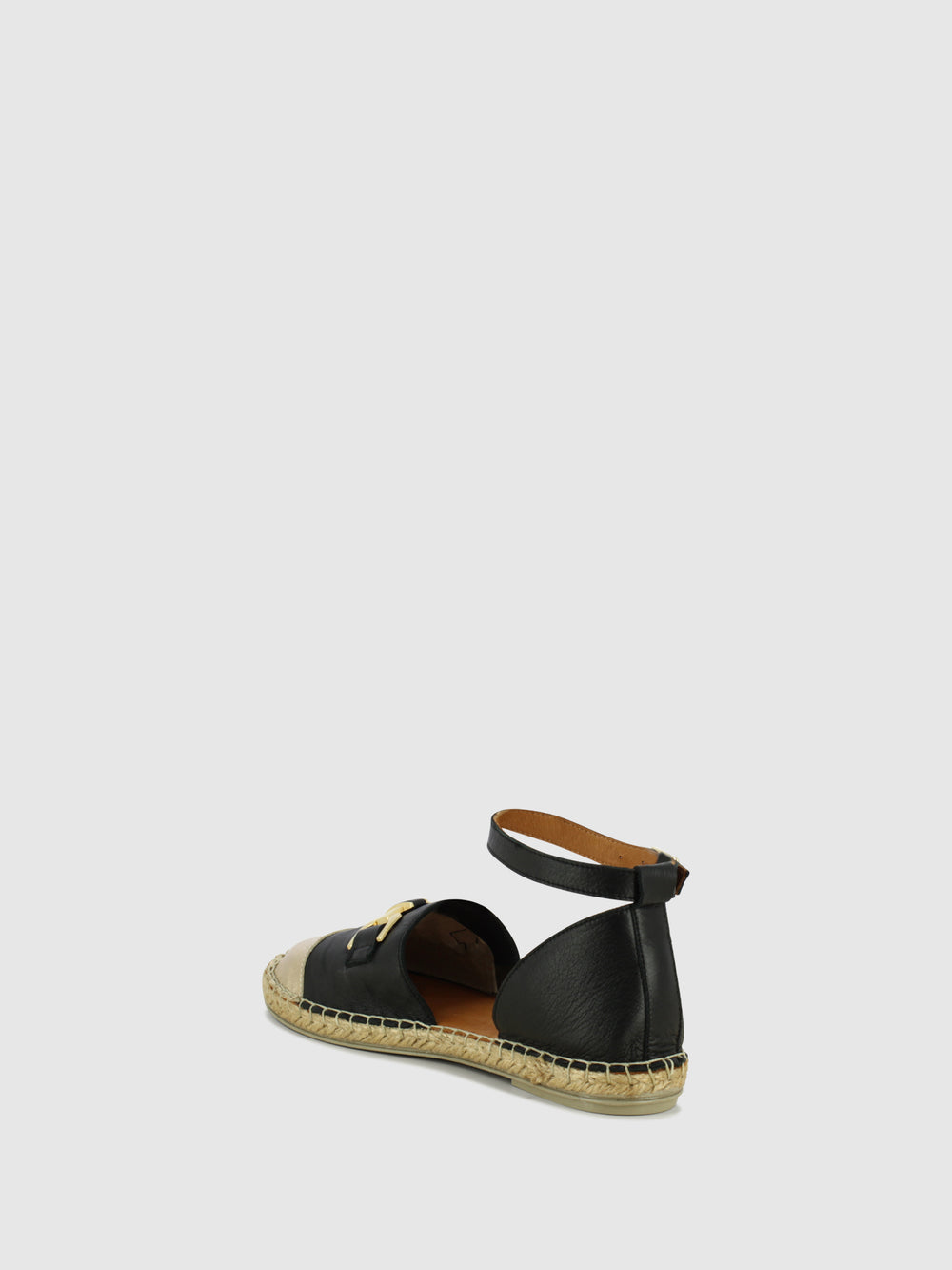 Sandálias com Fivela em Preto