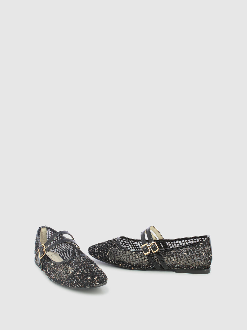 Sapatos com Fivela em Preto