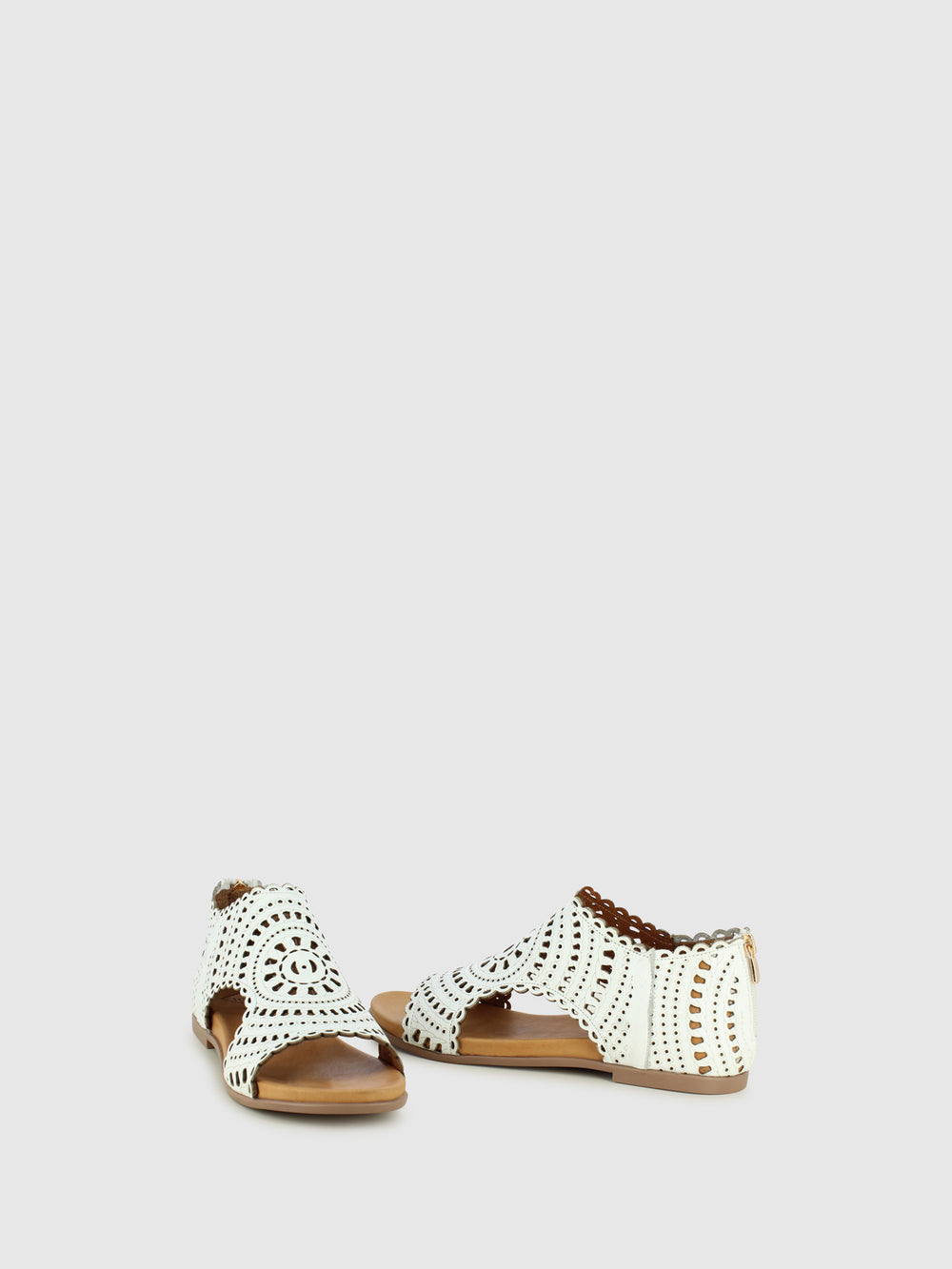Sandálias com Fecho em Branco