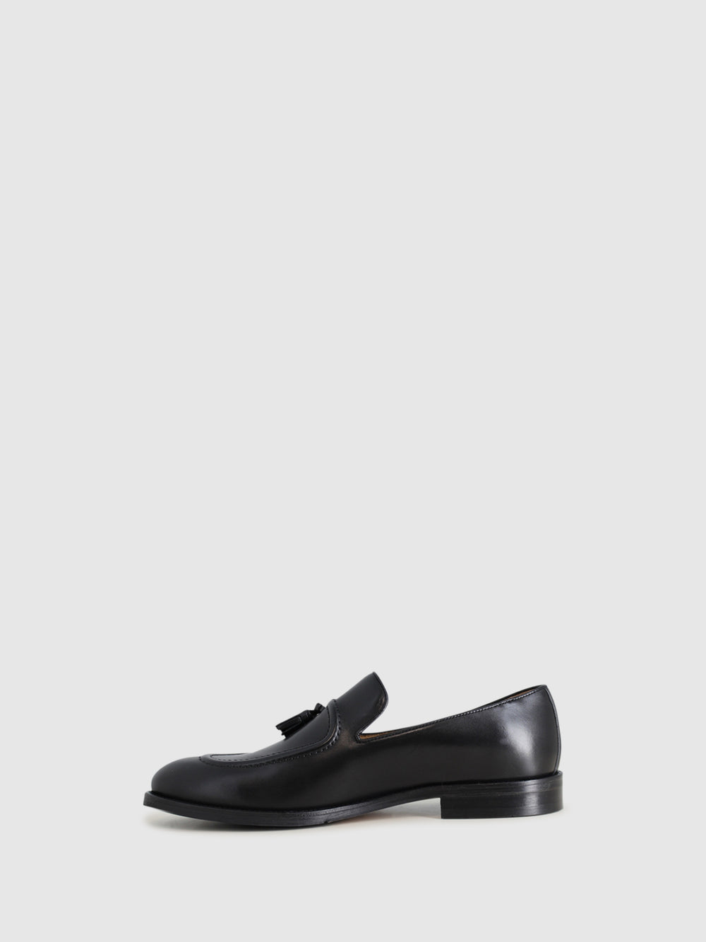 Loafers com Ponta Redonda em Preto