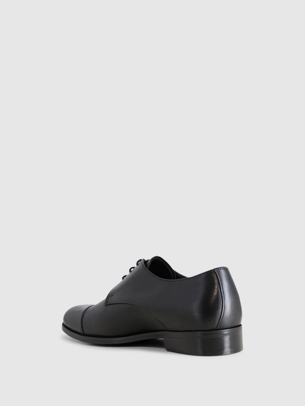 Sapatos com Atacadores em Preto