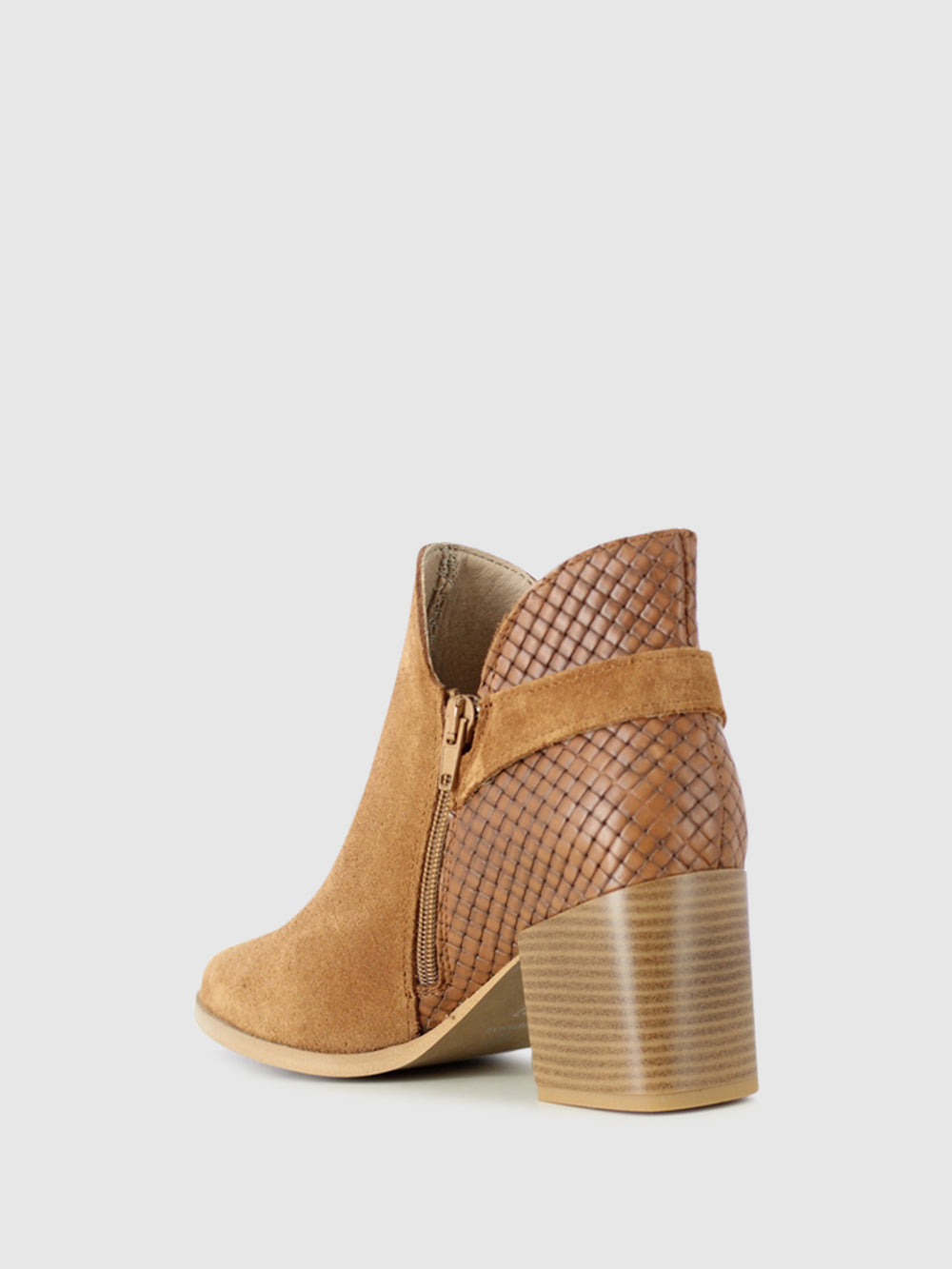 Botins com Fivela em Camel