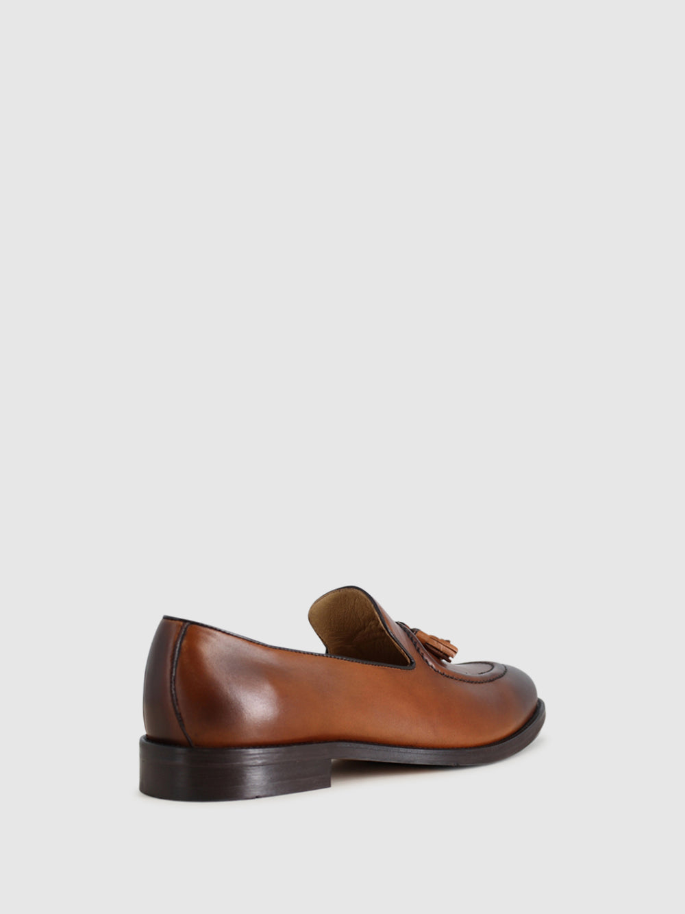 Loafers com Ponta Redonda em Camel