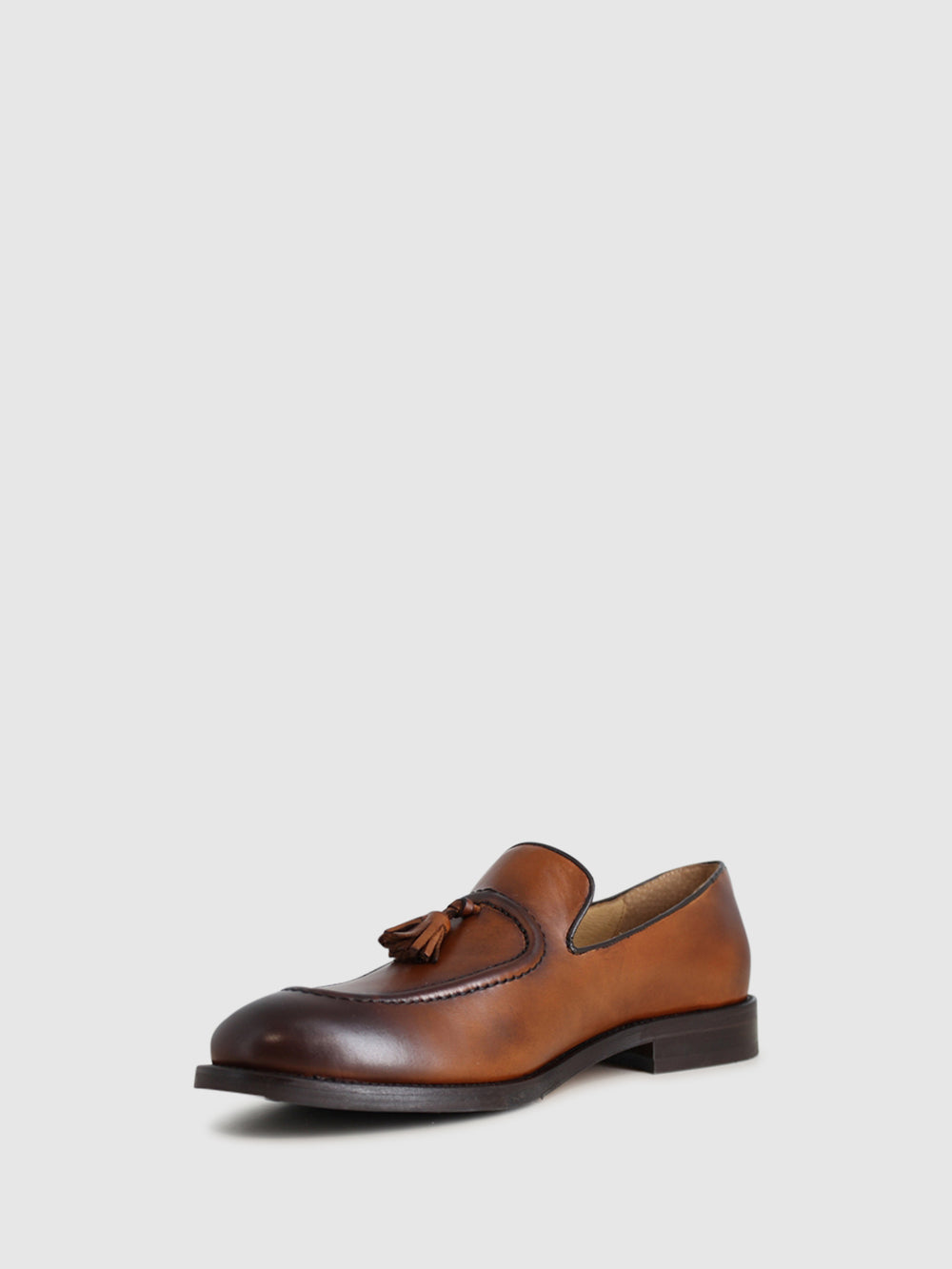 Loafers com Ponta Redonda em Camel