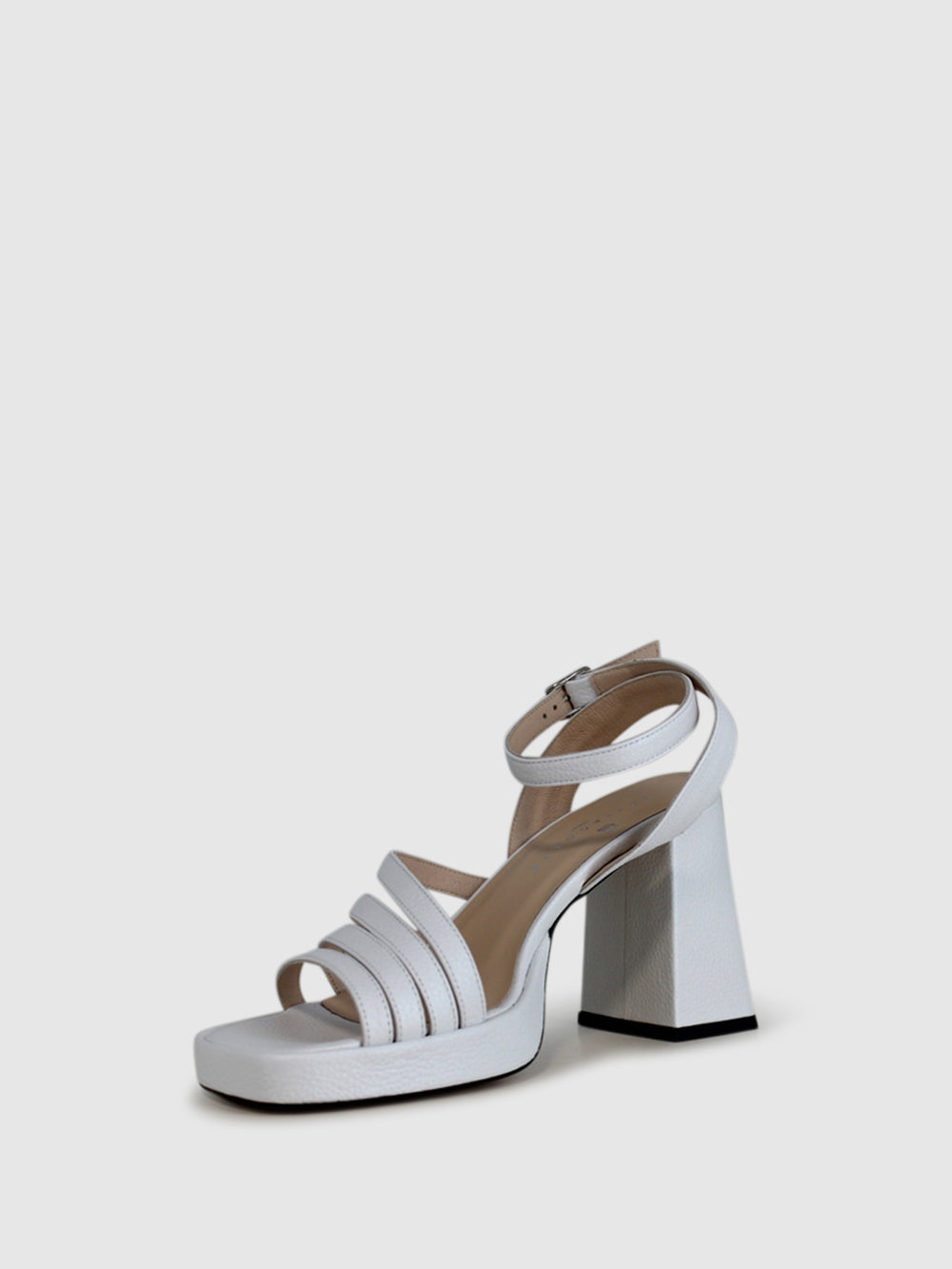 Sandálias de Plataforma em Branco
