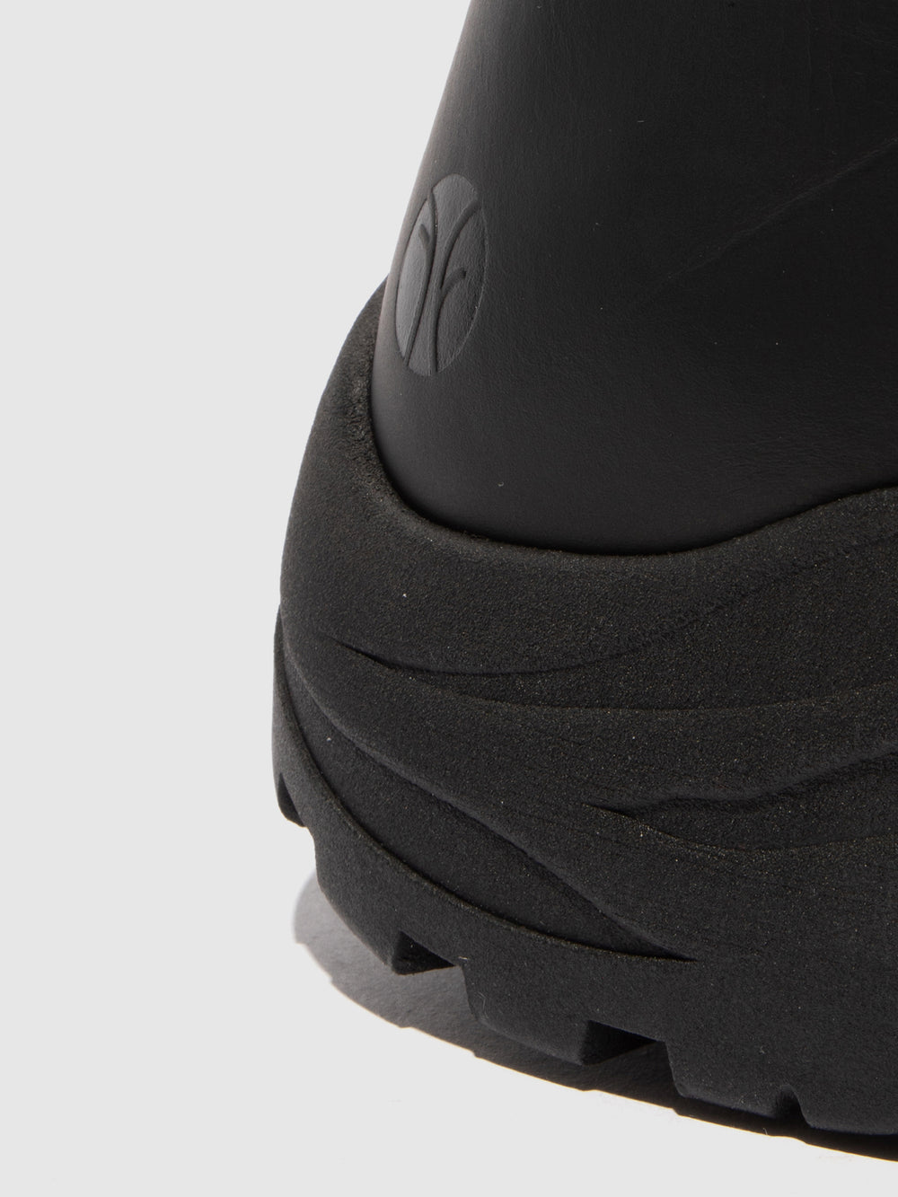 Botins com Atacadores em Preto