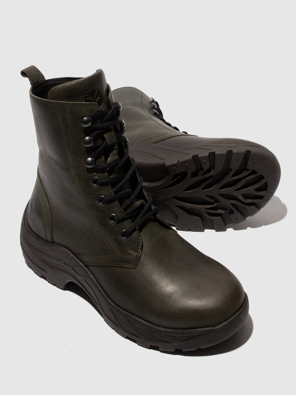 Botins com Atacadores em Diesel