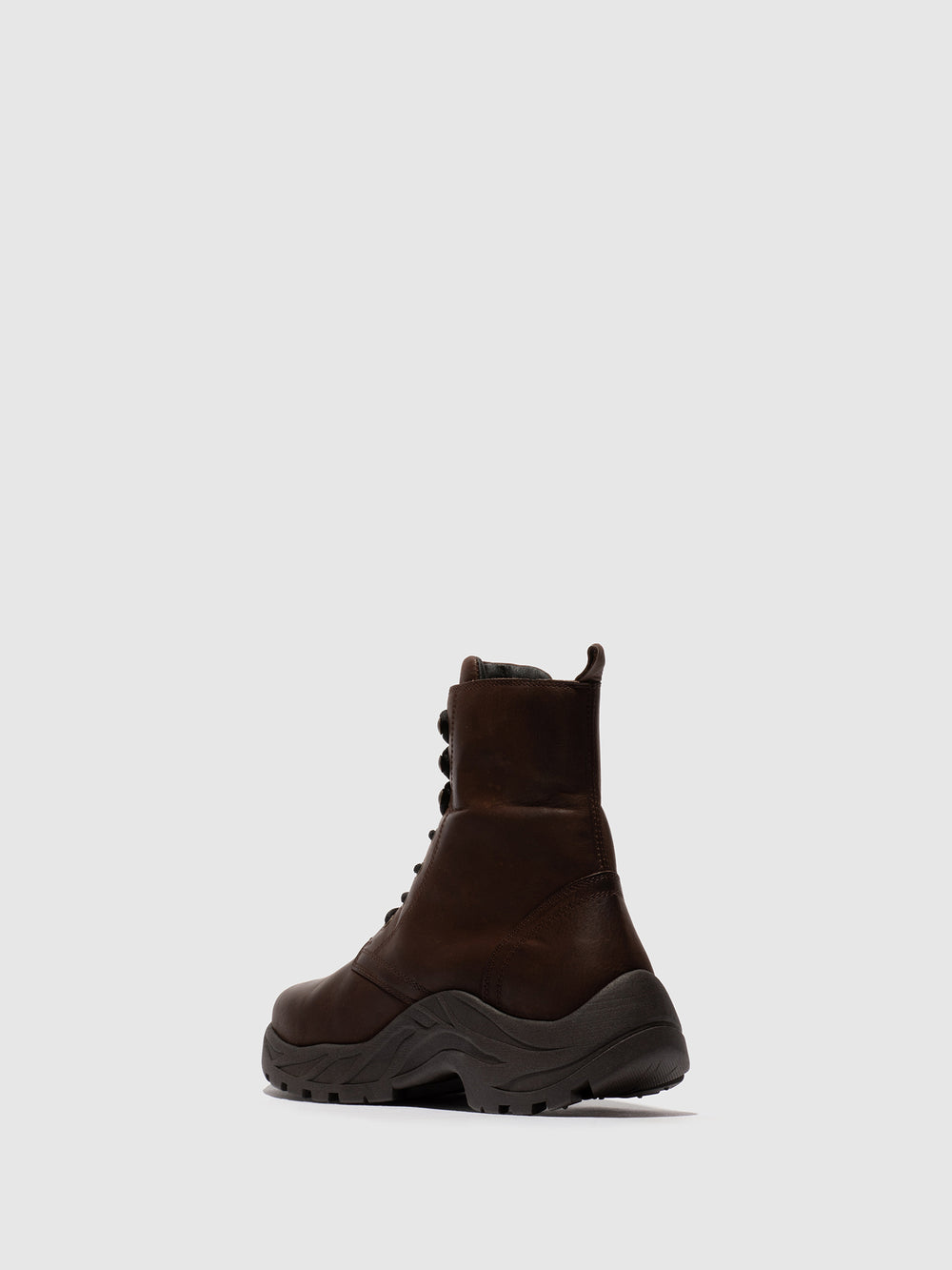 Botins com Atacadores em Castanho Escuro