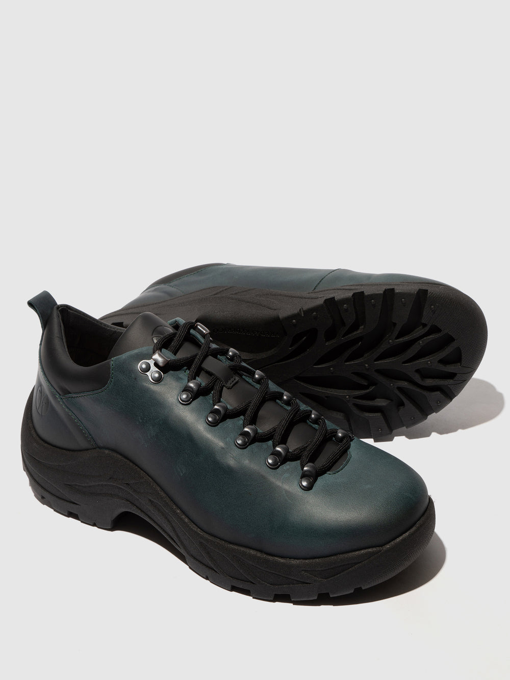 Sapatos com Atacadores em Petróleo e preto