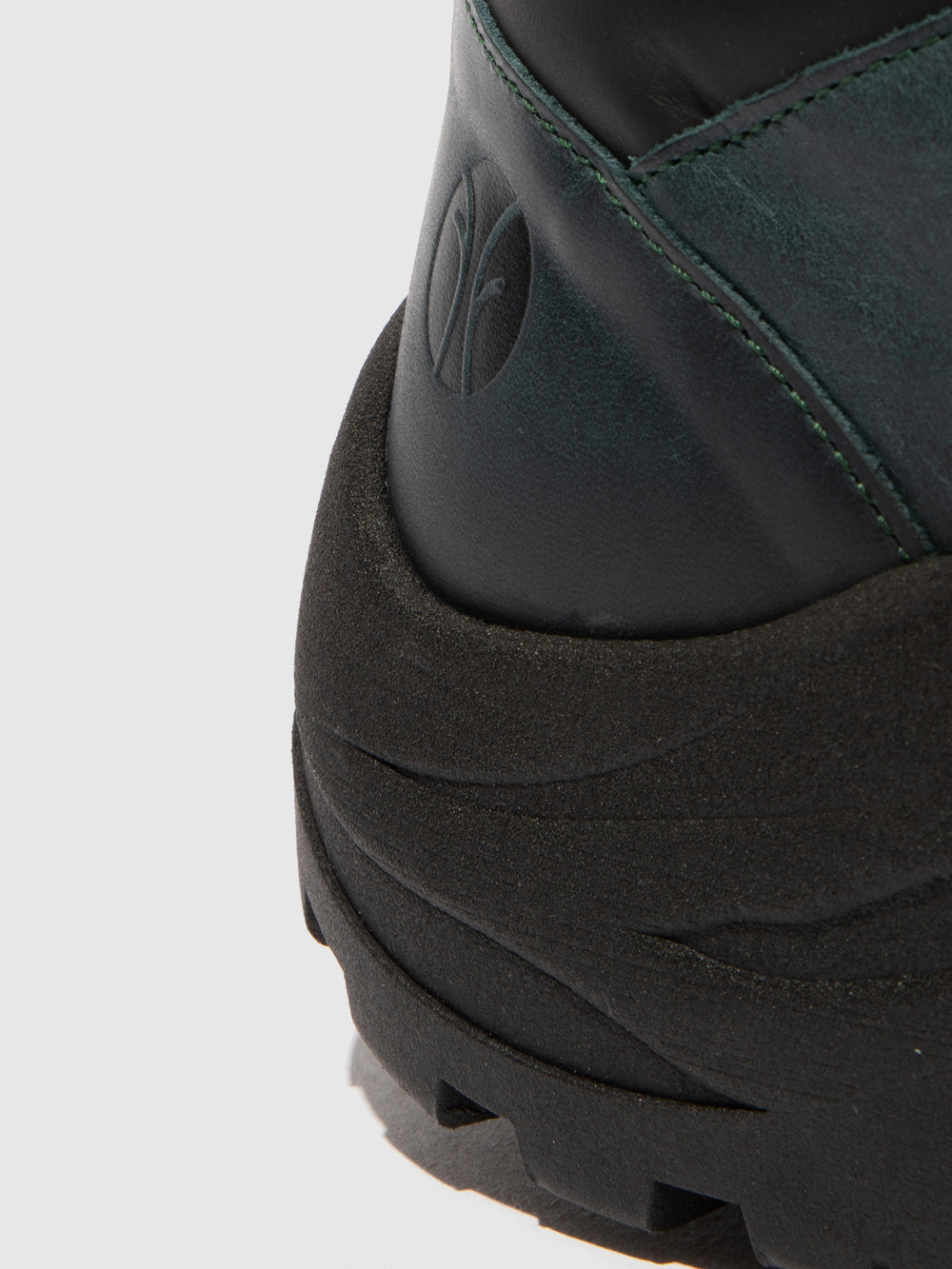 Sapatos com Atacadores em Petróleo e preto