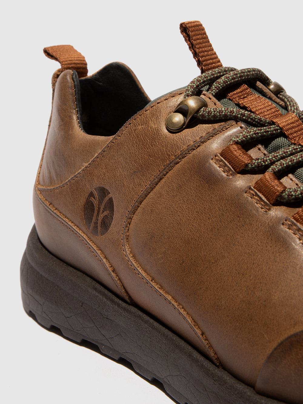 Sapatos com Atacadores em Camel Khaki