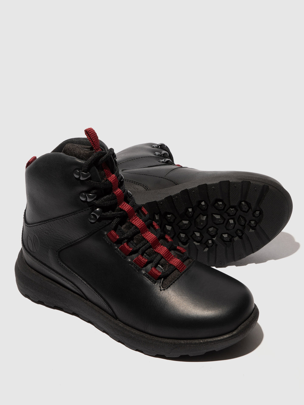 Botins com Atacadores em Preto