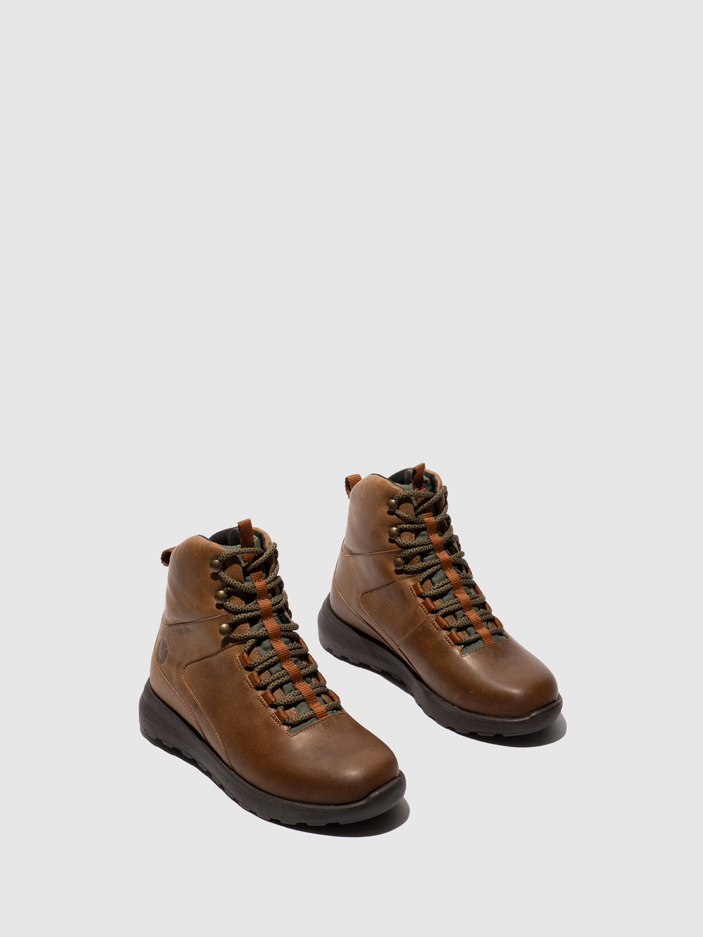 Botins com Atacadores em Camel Khaki