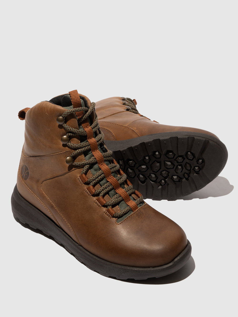 Botins com Atacadores em Camel Khaki