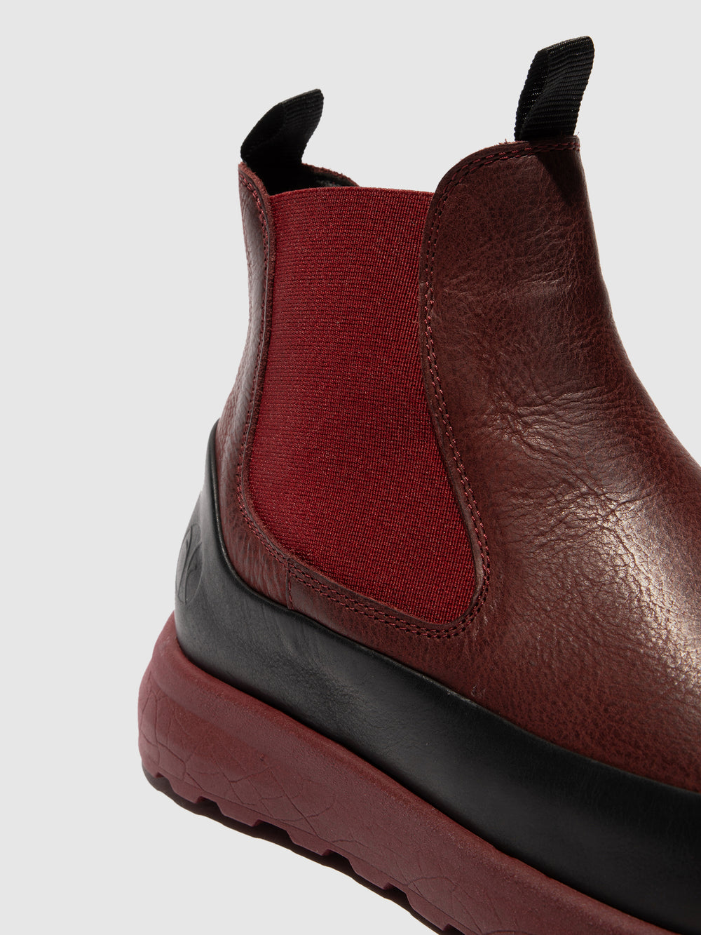 Botins Chelsea em Preto e Cor de vinho