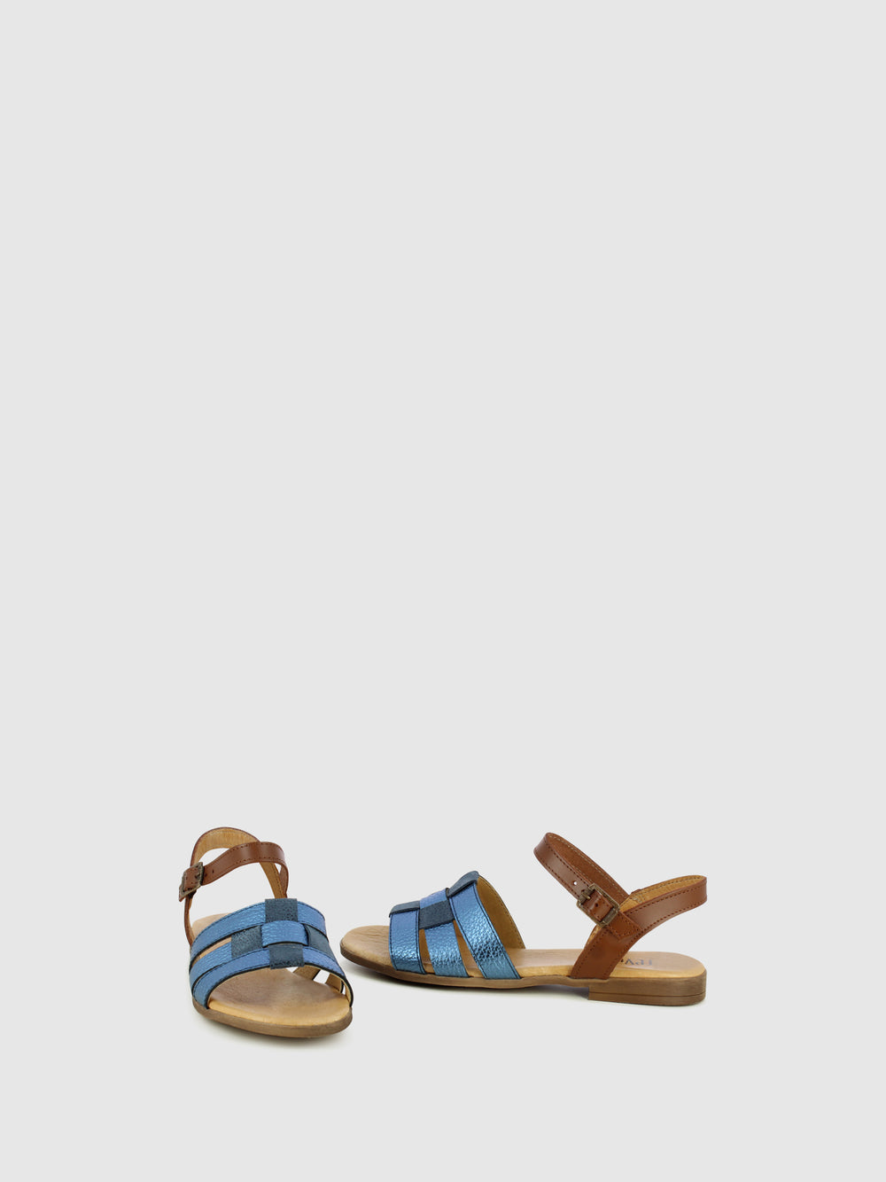 Sandálias com Fivela em Azul Marinho