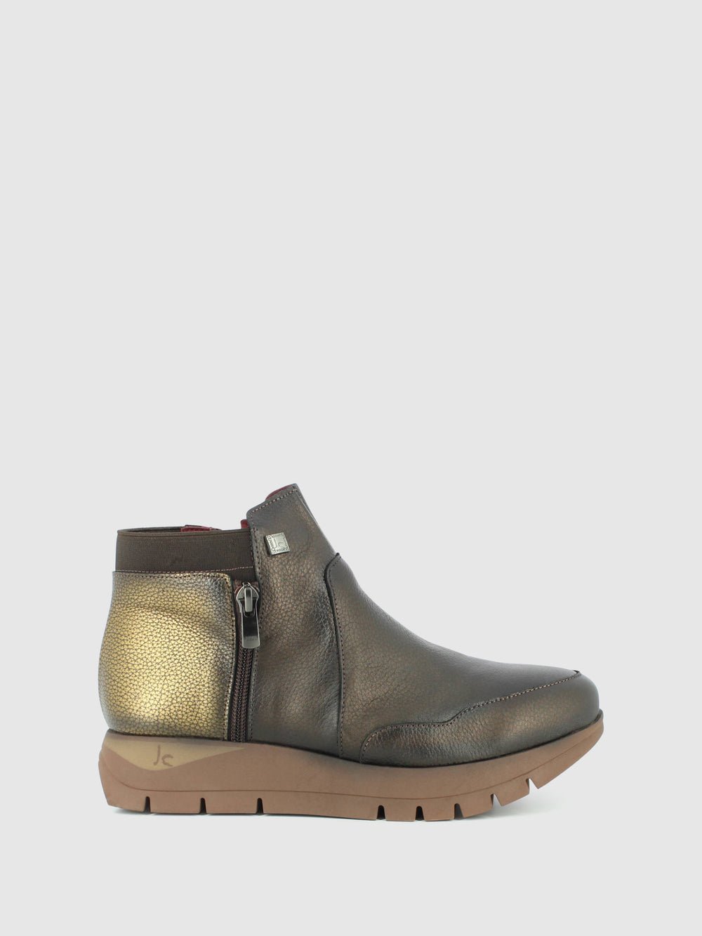 Botins com Fecho em Castanho