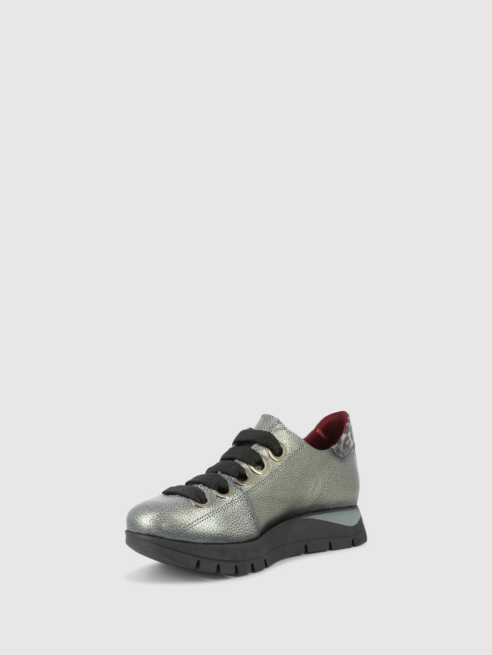 Sapatos com Atacadores em Prateado