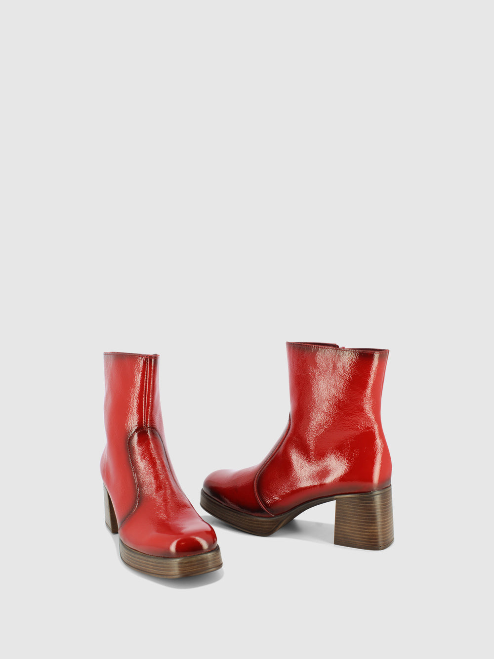 Botins com Fecho em Vermelho