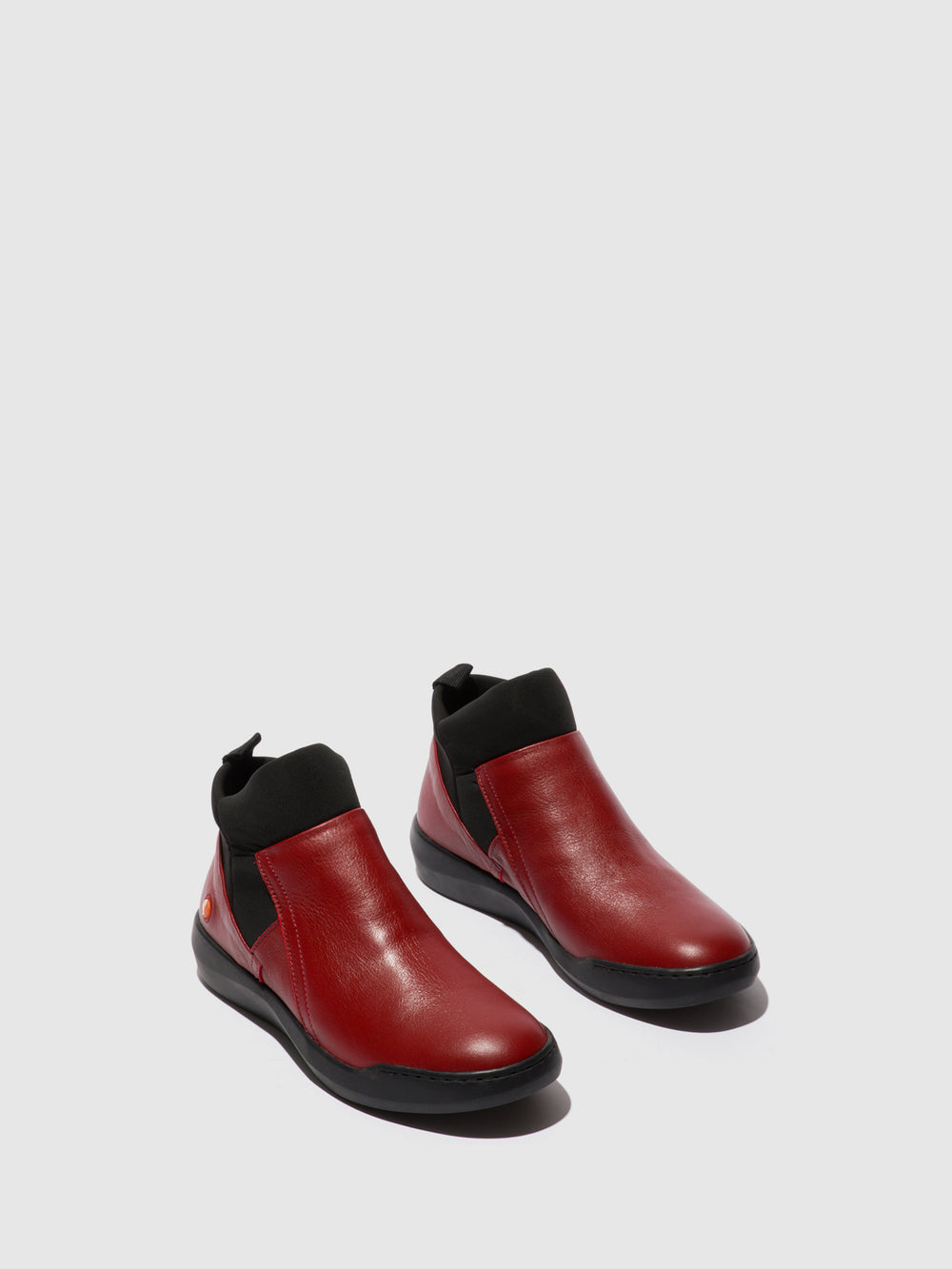 Botins Slip-on em Vermelho