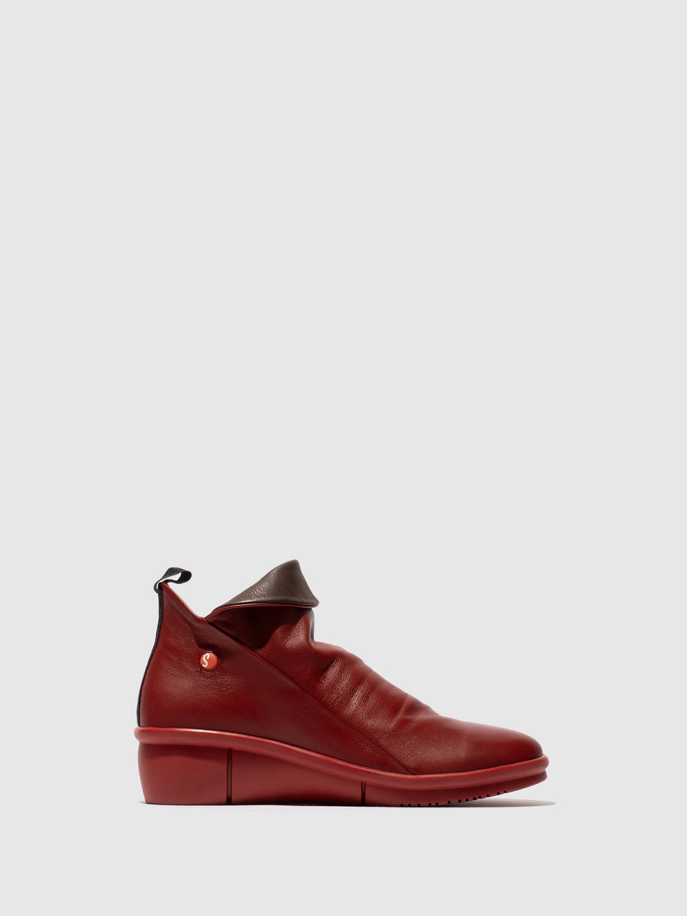 Botins com Fecho em Vermelho