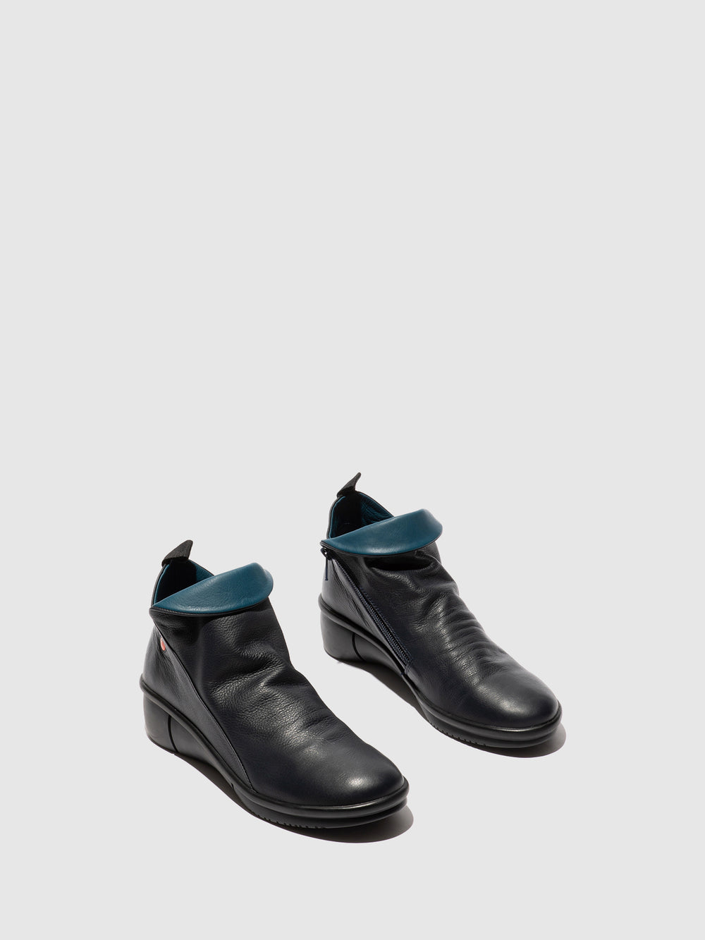 Botins com Fecho em Azul Marinho