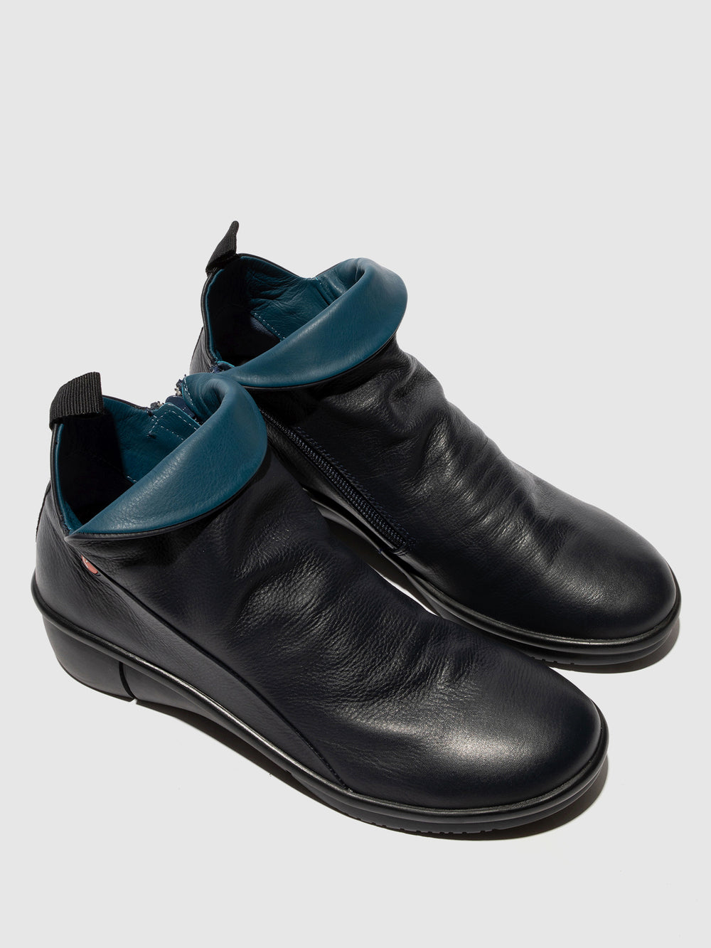 Botins com Fecho em Azul Marinho