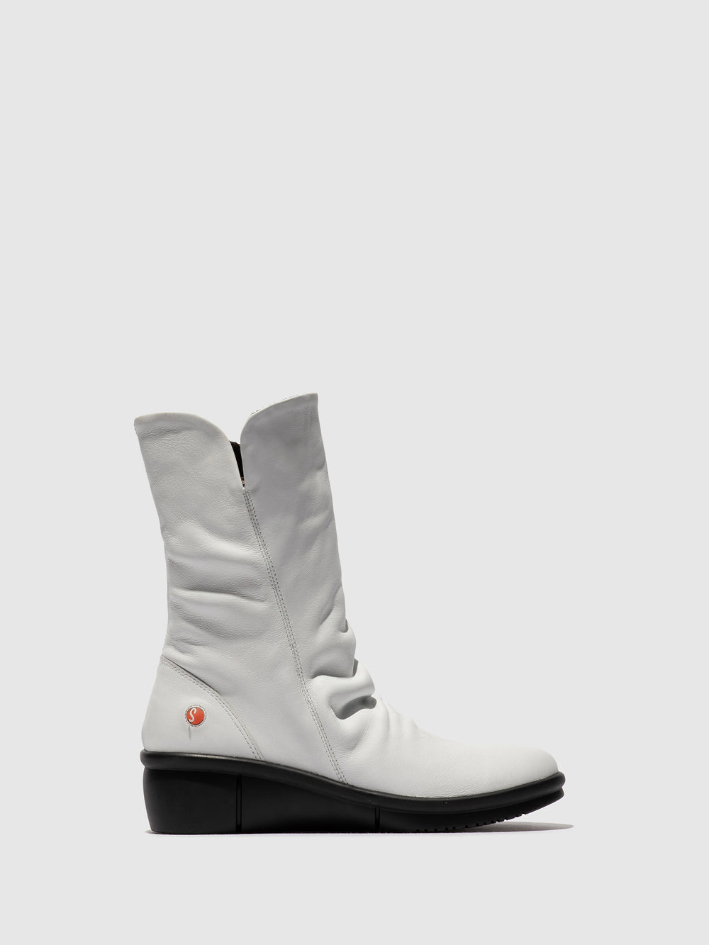 Botas com Fecho em Branco