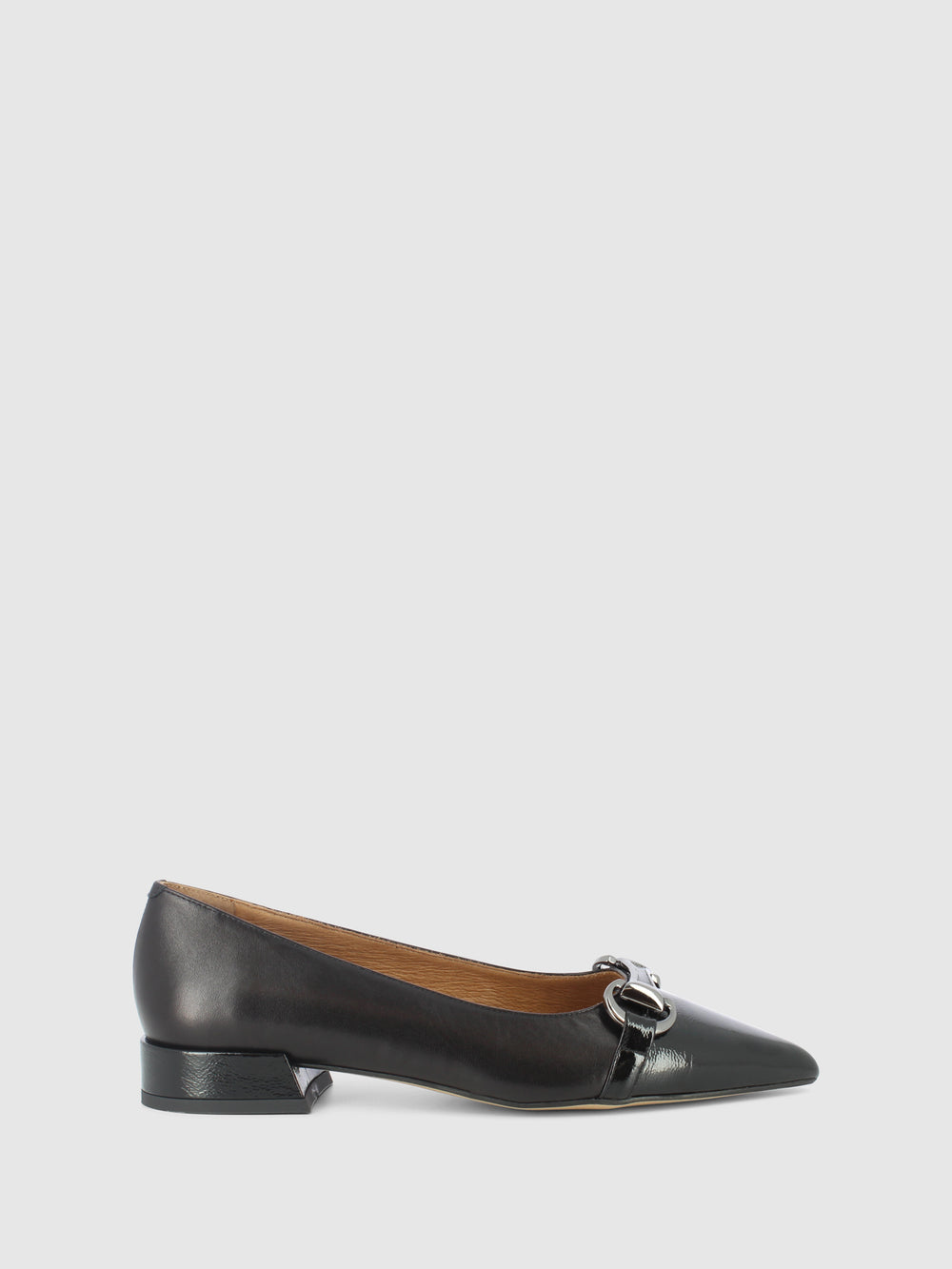 Sapatos com Fivela em Preto