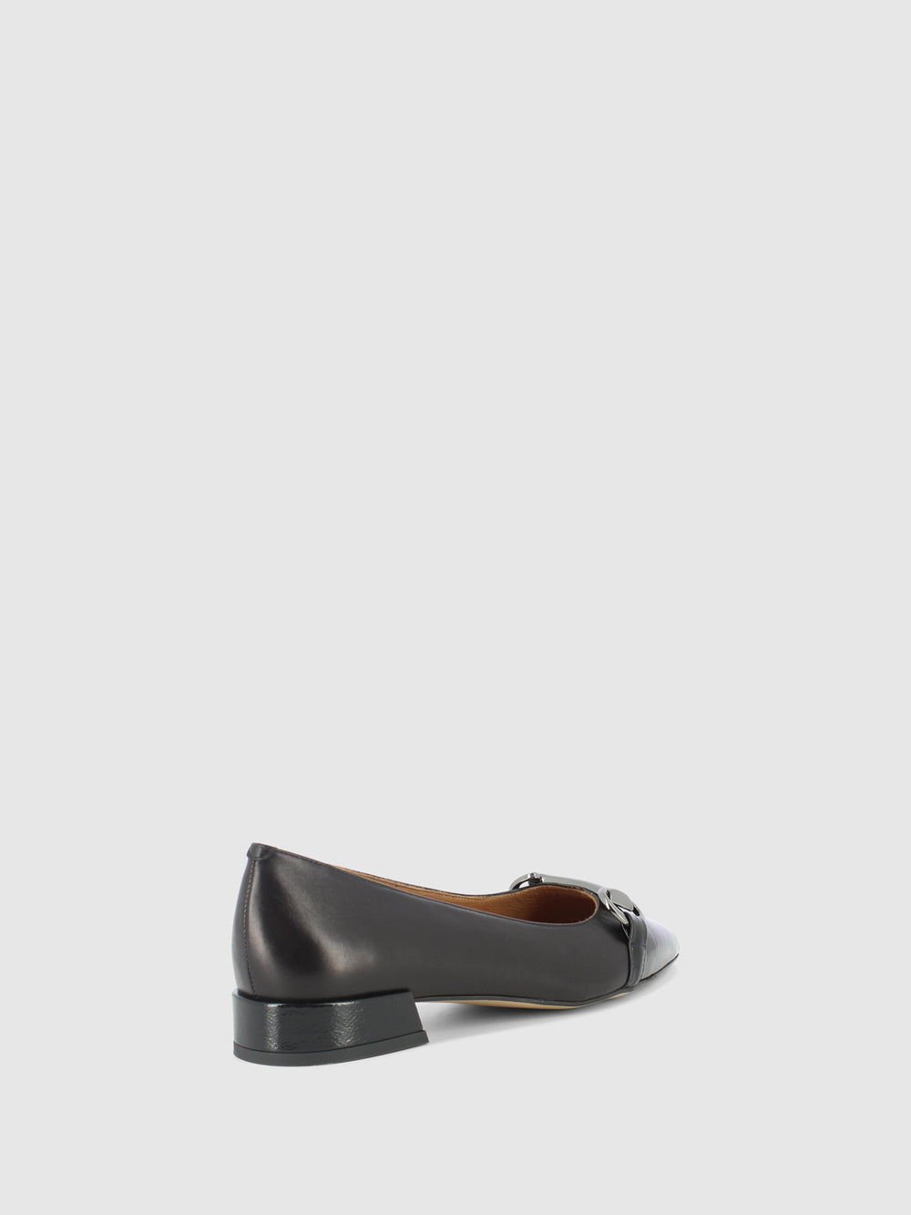 Sapatos com Fivela em Preto