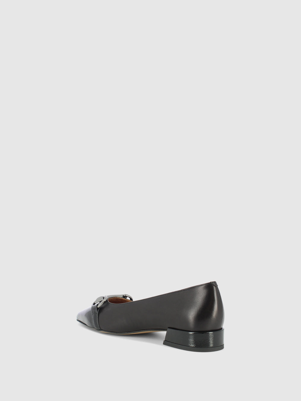 Sapatos com Fivela em Preto