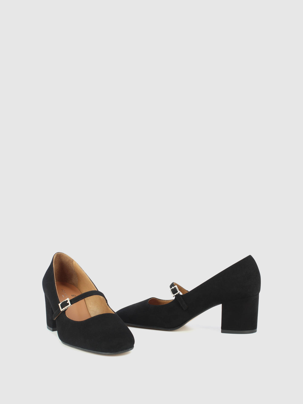 Sapatos com Fivela em Preto