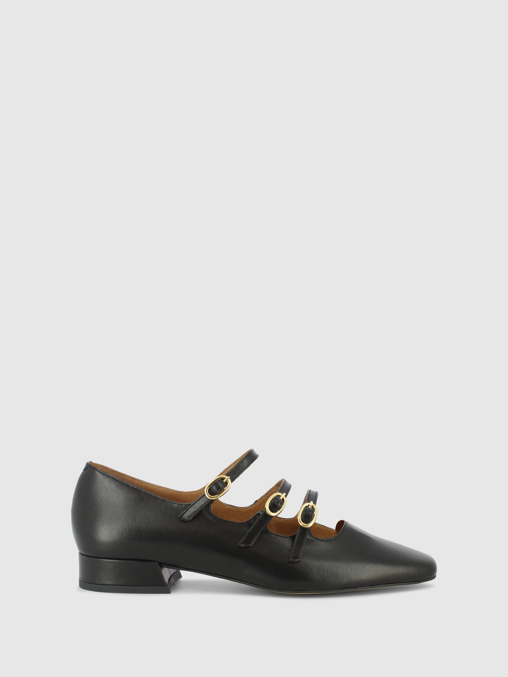 Sapatos com Fivela em Preto
